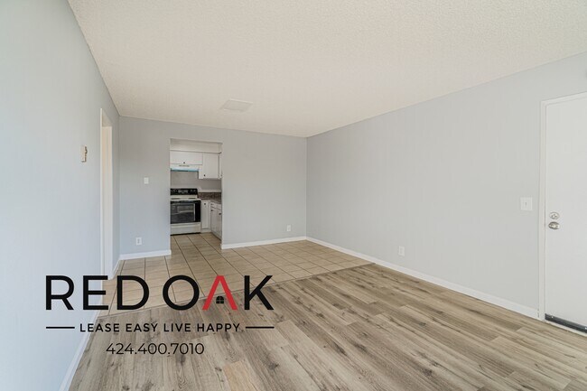 Foto del edificio - 17516 Grand Ave
