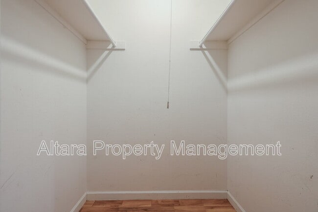 Building Photo - 2880 S Locust St