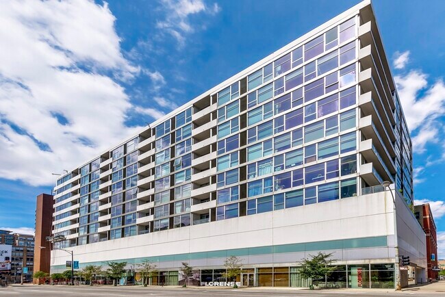 Building Photo - 630 N Franklin St