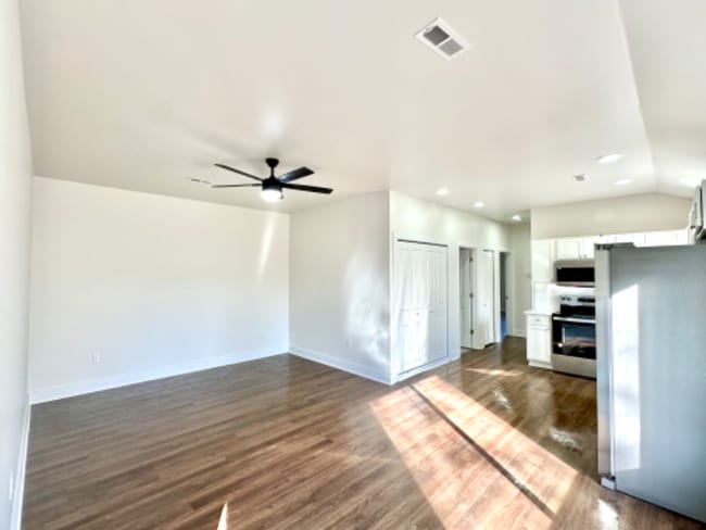 Building Photo - 1215 Corporate Dr Building Photo - 1215 Corporate Dr