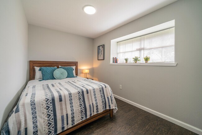 Foto del edificio - 3806 Brookfield Dr