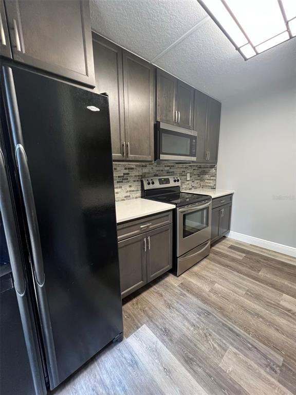 Foto del edificio - 5370 Bamboo Ct