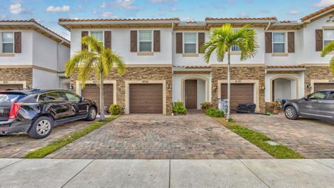 Foto principal - 4335 Brewster Ln