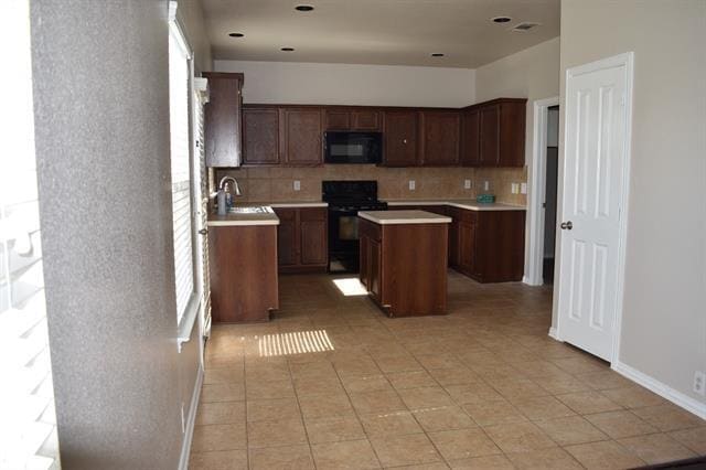 Building Photo - 2124 Scott Creek Dr