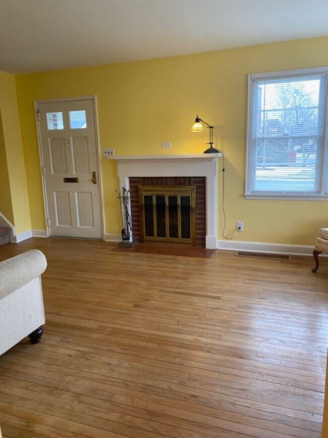 Building Photo - 3 br, 1.5 bath House - 500 JEFFERSON BLVD