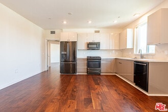 Building Photo - 5531 La Mirada Ave