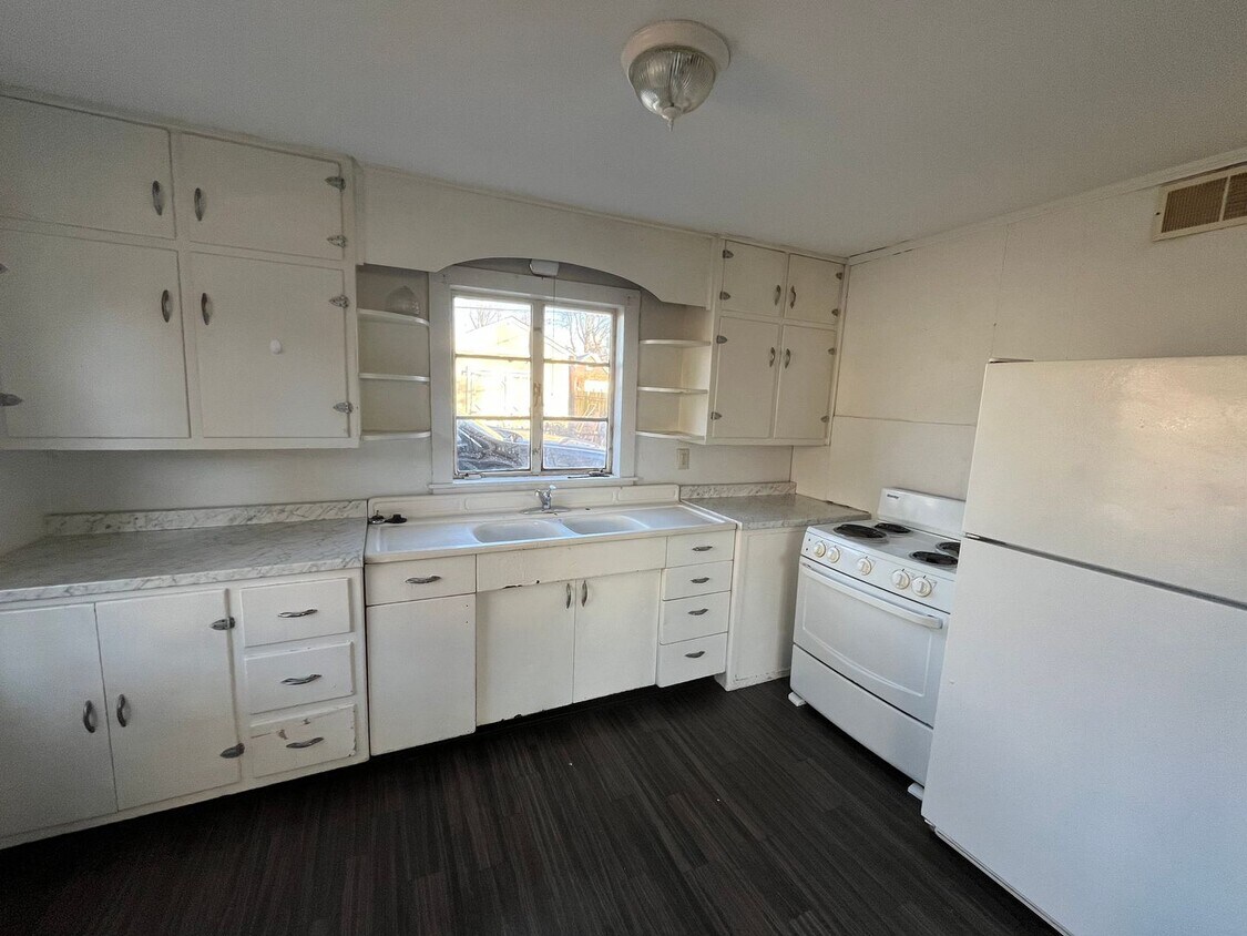Foto del edificio - One Bedroom House in Roxana