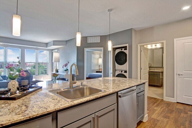 Isla Gatsby Kitchen - Gatsby Apartments
