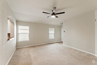 Building Photo - 582 Briggs Dr