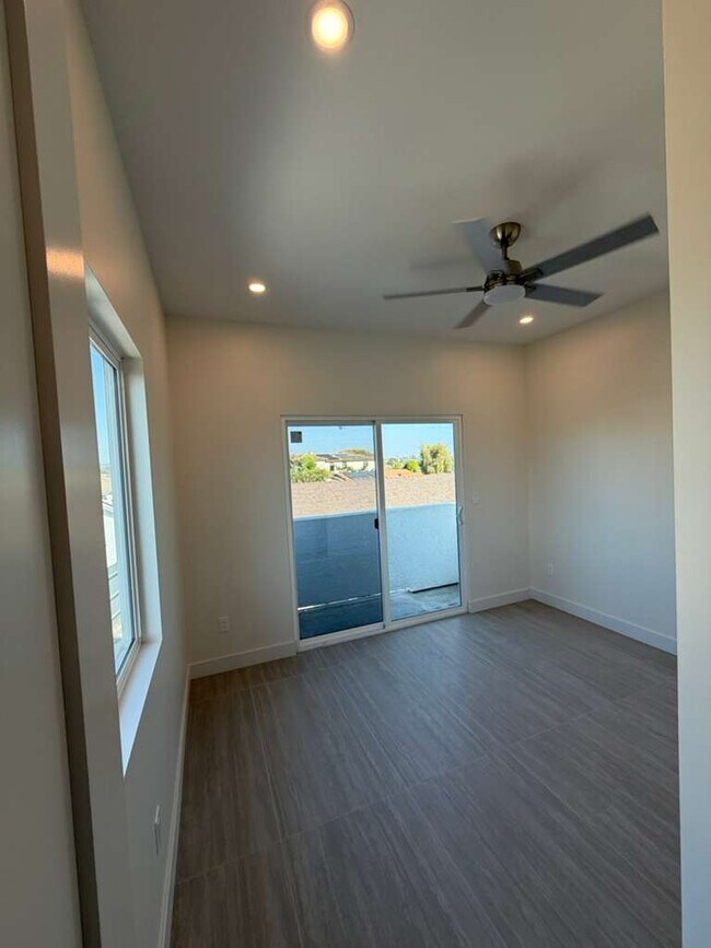 Foto del edificio - 3328 Altadena Ave.