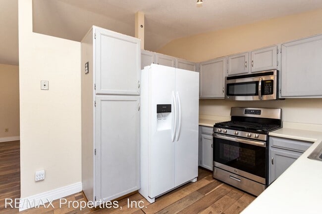 Building Photo - 3 br, 1 bath House - 8045 Essington Drive