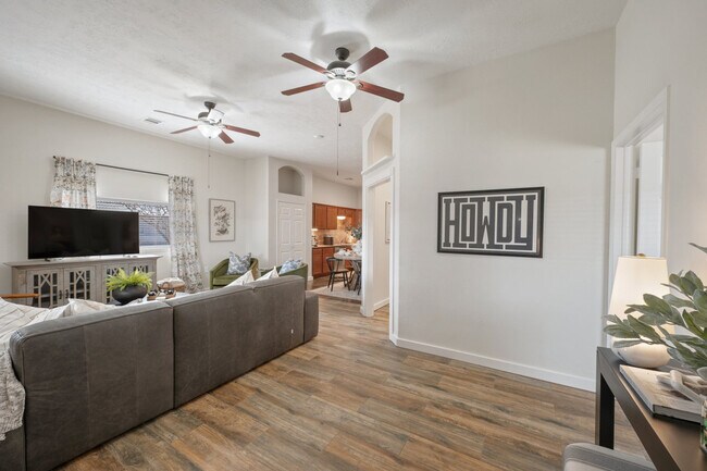 Building Photo - 6166 Imperial Loop Dr