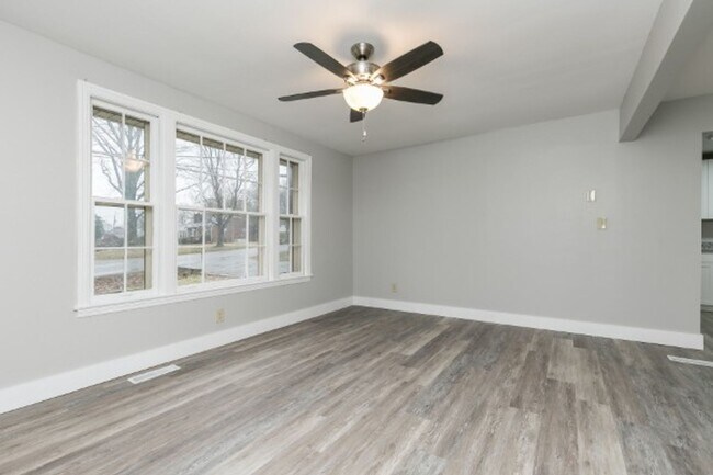 Photo - Beautiful Donelson Home in Great Location ...