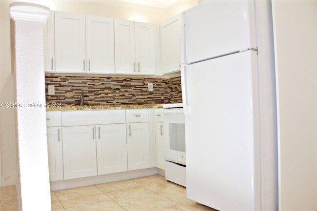 Foto del edificio - 8736 SW 145th St