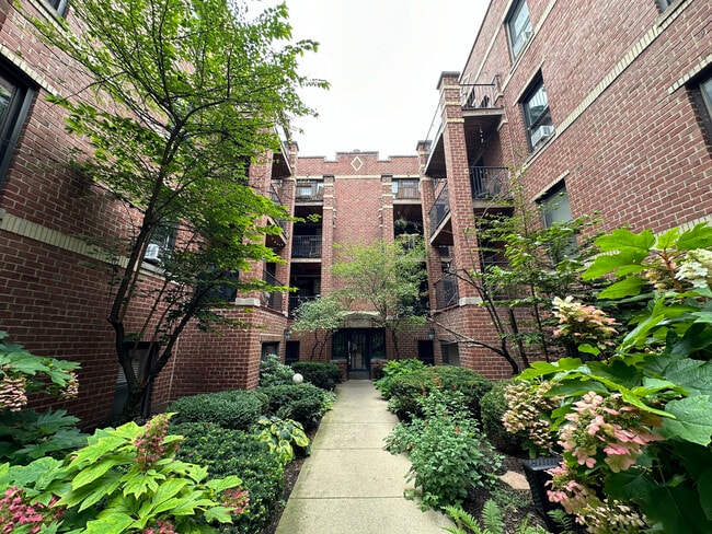 Building Photo - 2110 N Seminary Ave