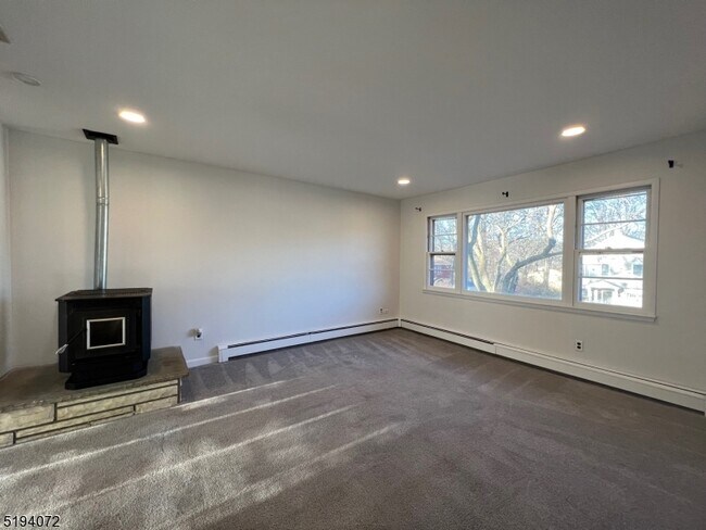 Foto del edificio - 16 Richards Rd