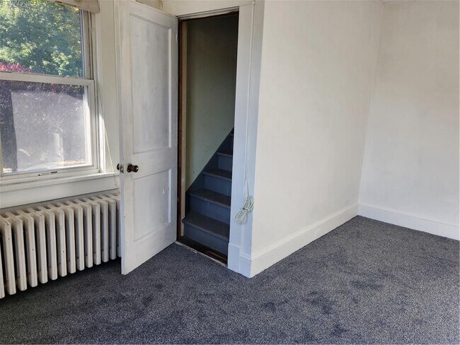 Building Photo - 80 Verplanck Ave