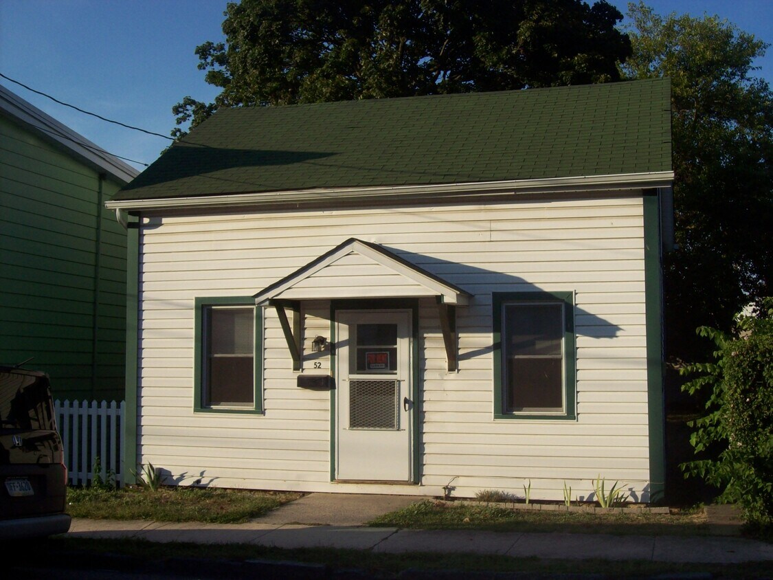 52 E Franklin St, Greencastle, PA 17225 House Rental in Greencastle