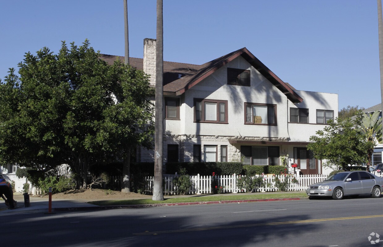 Building Photo - 540 Thorn St
