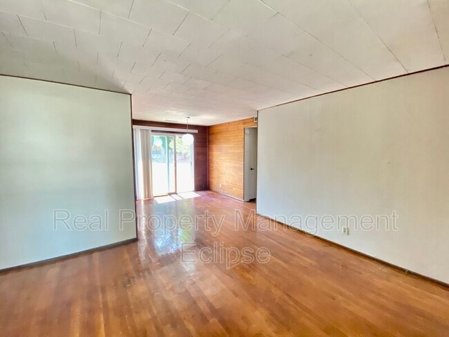 Building Photo - 14413 SE 40th St