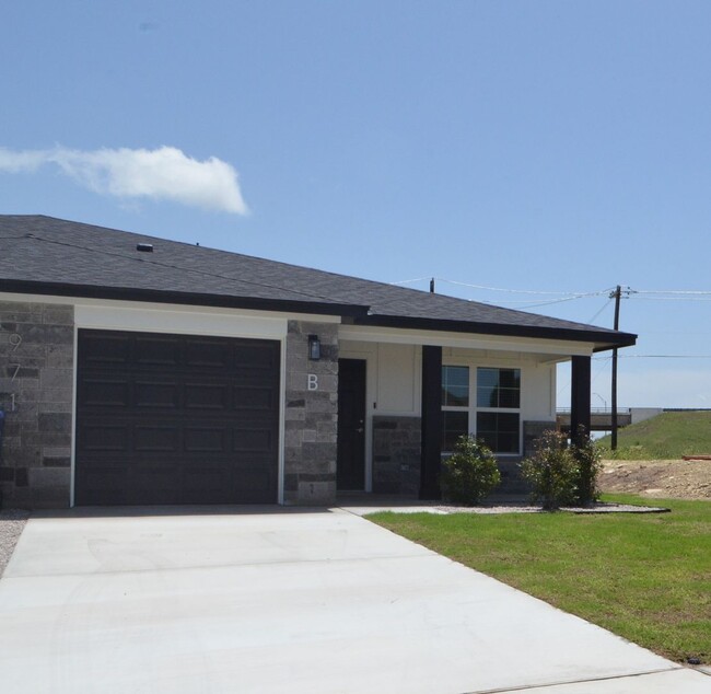 Foto del edificio - 971 Cline Dr