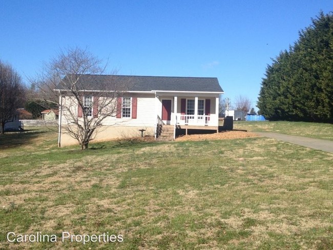 Building Photo - 3 br, 1 bath House - 190 Meadow Dr