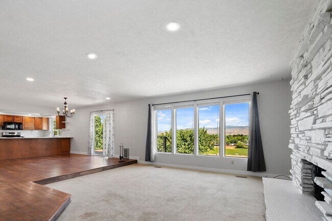Foto del edificio - 2480 W Sunrise Rim Rd