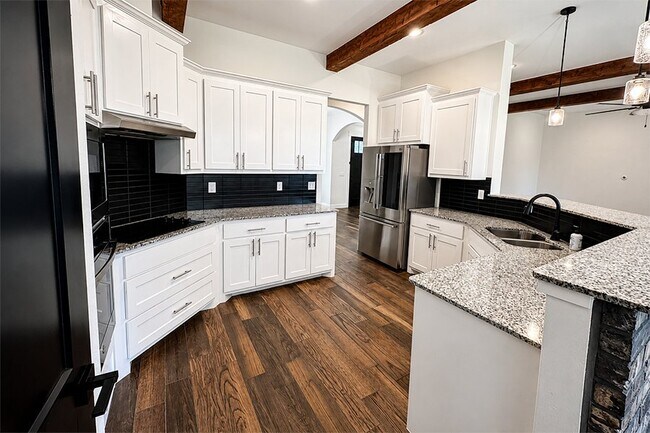 Foto del edificio - 3914 Gracey Ln