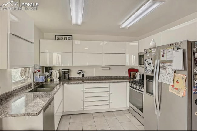 Building Photo - 9307 Summer Meadows Dr