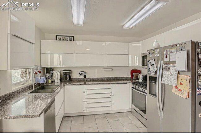 Foto del edificio - 9307 Summer Meadows Dr