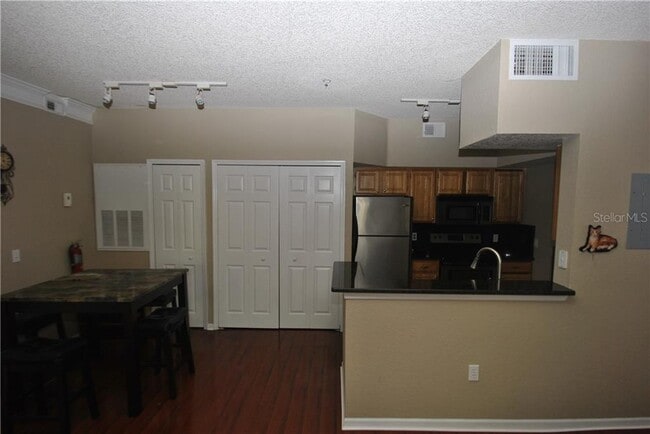 Foto del edificio - 13103 Mulberry Park Dr