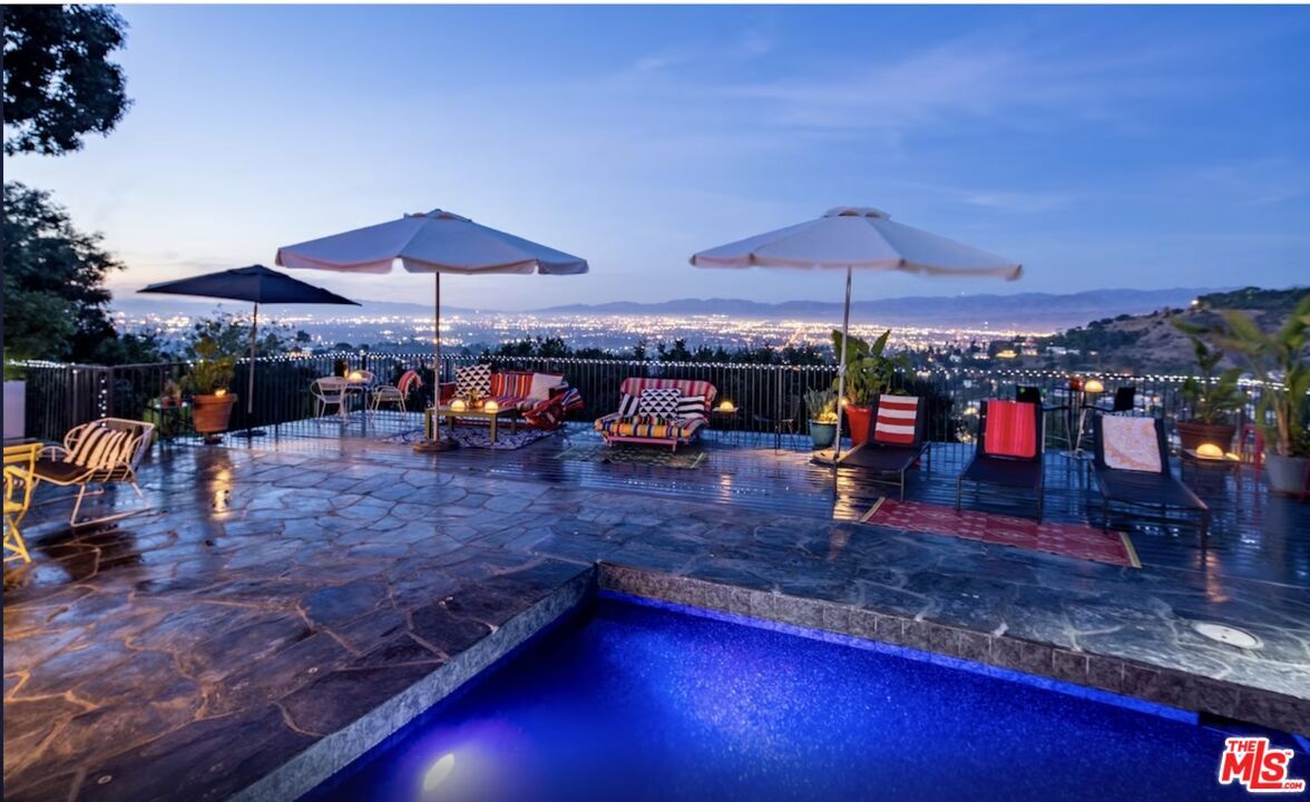 Foto principal - 8147 Mulholland Terrace