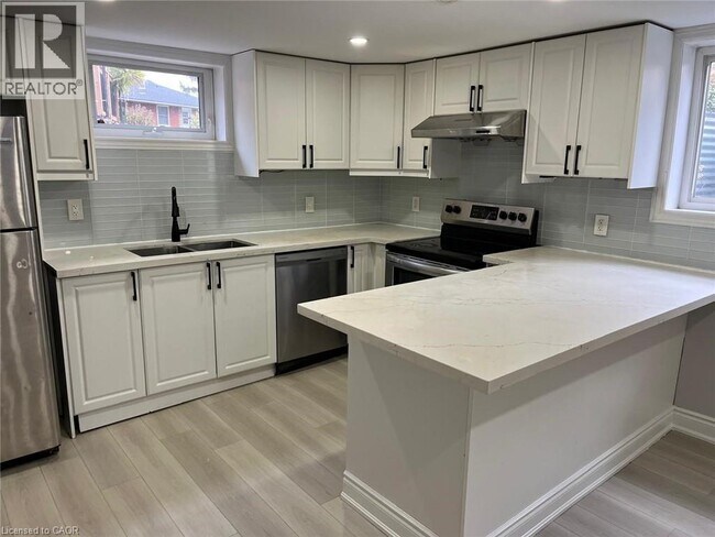 Building Photo - 15 Camille Ct