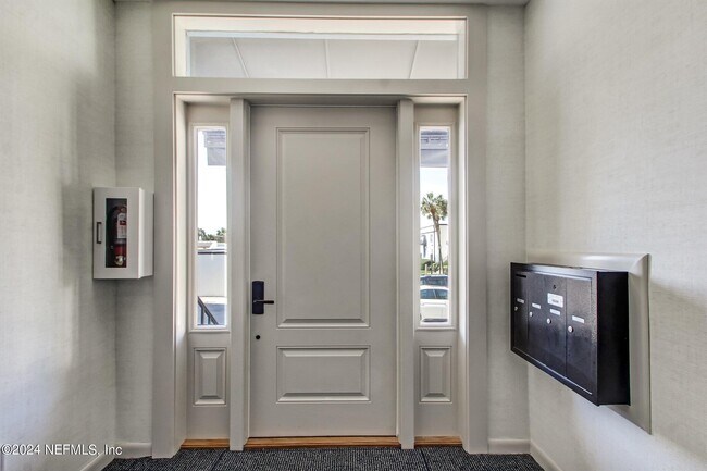 Building Photo - 2341 Costa Verde Blvd