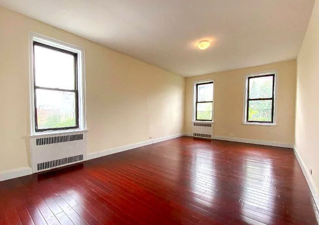 Primary Photo - 55 Cooper St