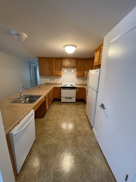 Building Photo - 15 Mopsic Ct