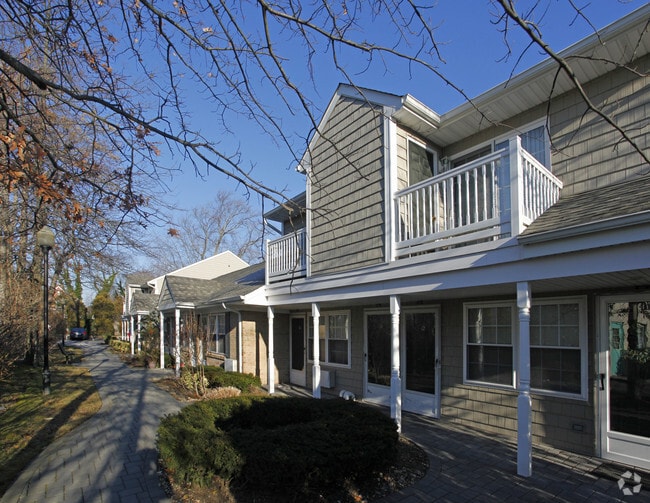 Senior Apartments for Rent in Bay Shore NY