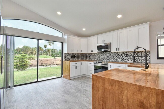 Foto del edificio - 8161 Pelican Harbour Dr