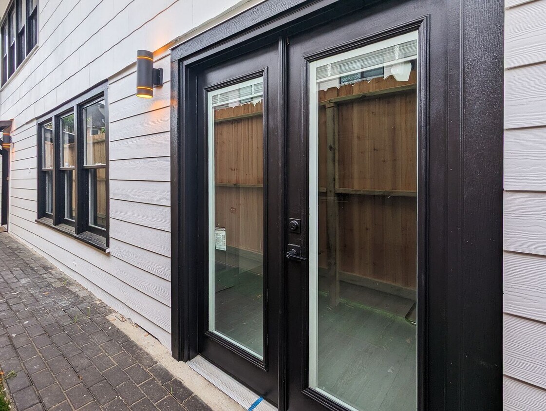 Foto principal - 2306 Addison Rd