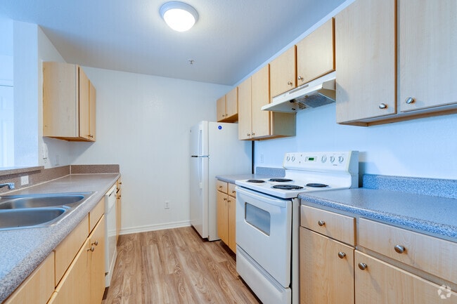Catalina- 3BR, 2BA - 1151SF - Kitchen - Mission Bay Apartments