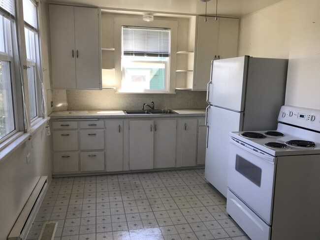 Foto del edificio - 2519 Baker Ave