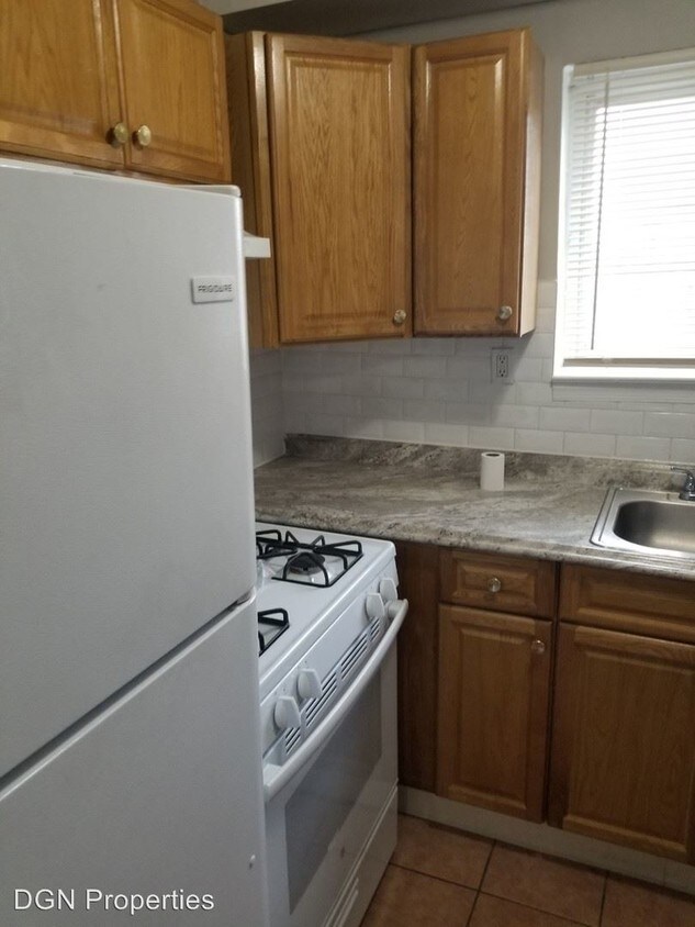 Foto principal - 2946 Devereaux Ave