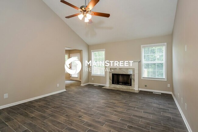 Foto del edificio - 5 Bedroom Pet-Friendly Home in Douglasville, GA with Main Street Renewal