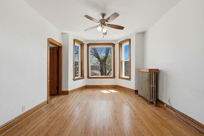 Foto del edificio - 1526 N Springfield Ave