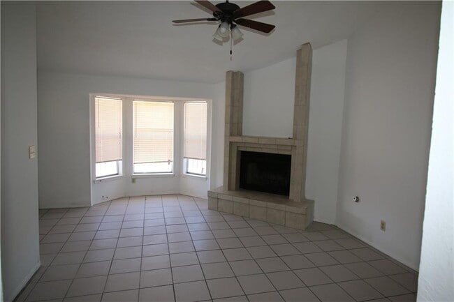 Building Photo - 6027 Bridalveil Dr