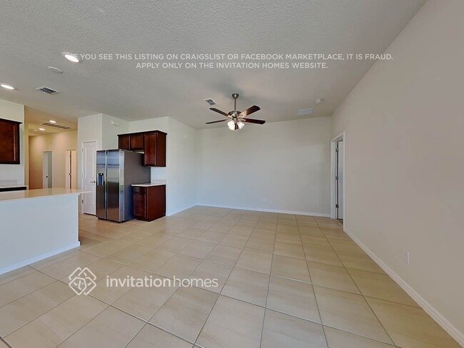 Foto del edificio - 2600 Blowing Breeze Ave