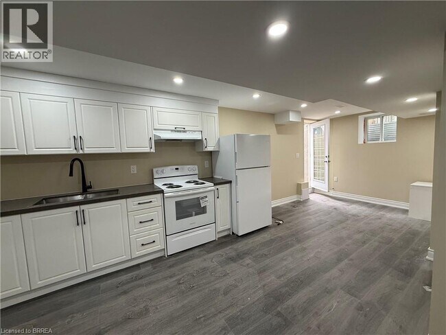 Photo du bâtiment - 116 Blackburn Dr