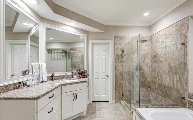 Building Photo - 12503 Whispering Sands Ct