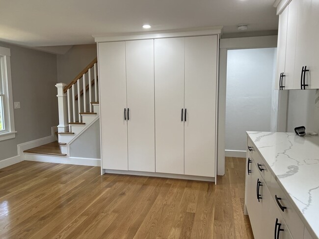 Building Photo - 138 High St