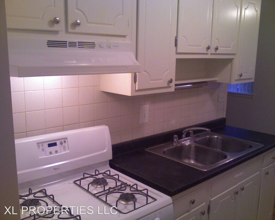 Primary Photo - 5958 N Kenmore Ave